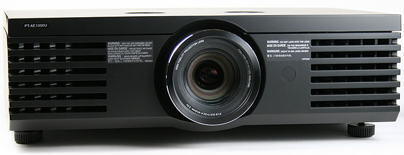 Illustration for article titled 1080p Smackmodo Pits Panasonic vs. Epson Projectors
